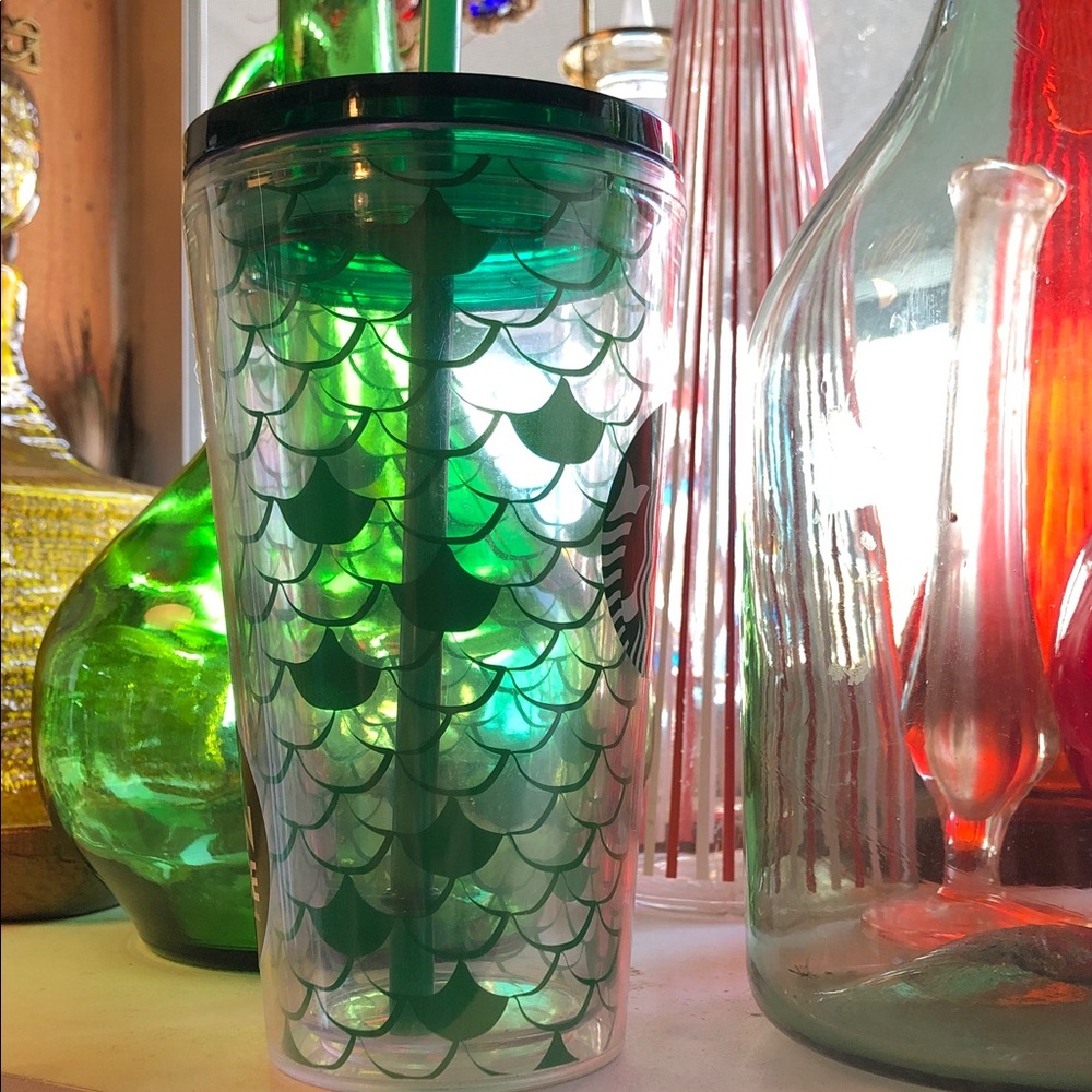 💚STARBUCKS Clear Tumbler with Green Scales 💚